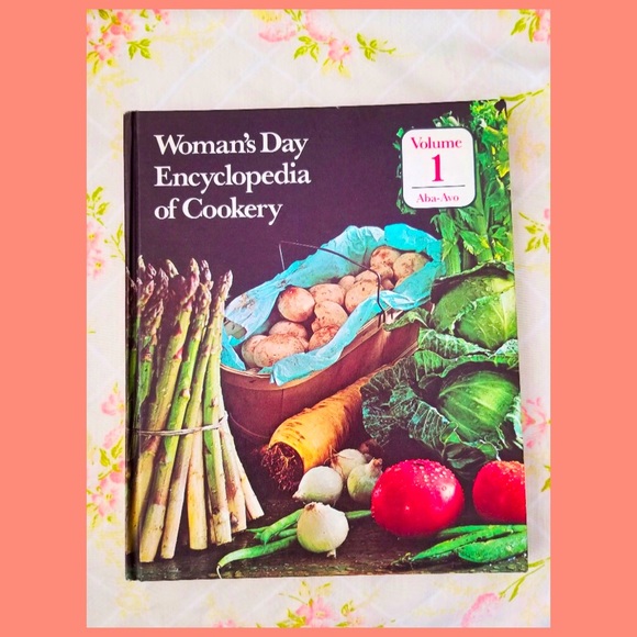 Women’s Day Encyclopedia of Cookery Volume 1 Aba-Avo VTG Hardcover Cookbook 1979 - Picture 1 of 6